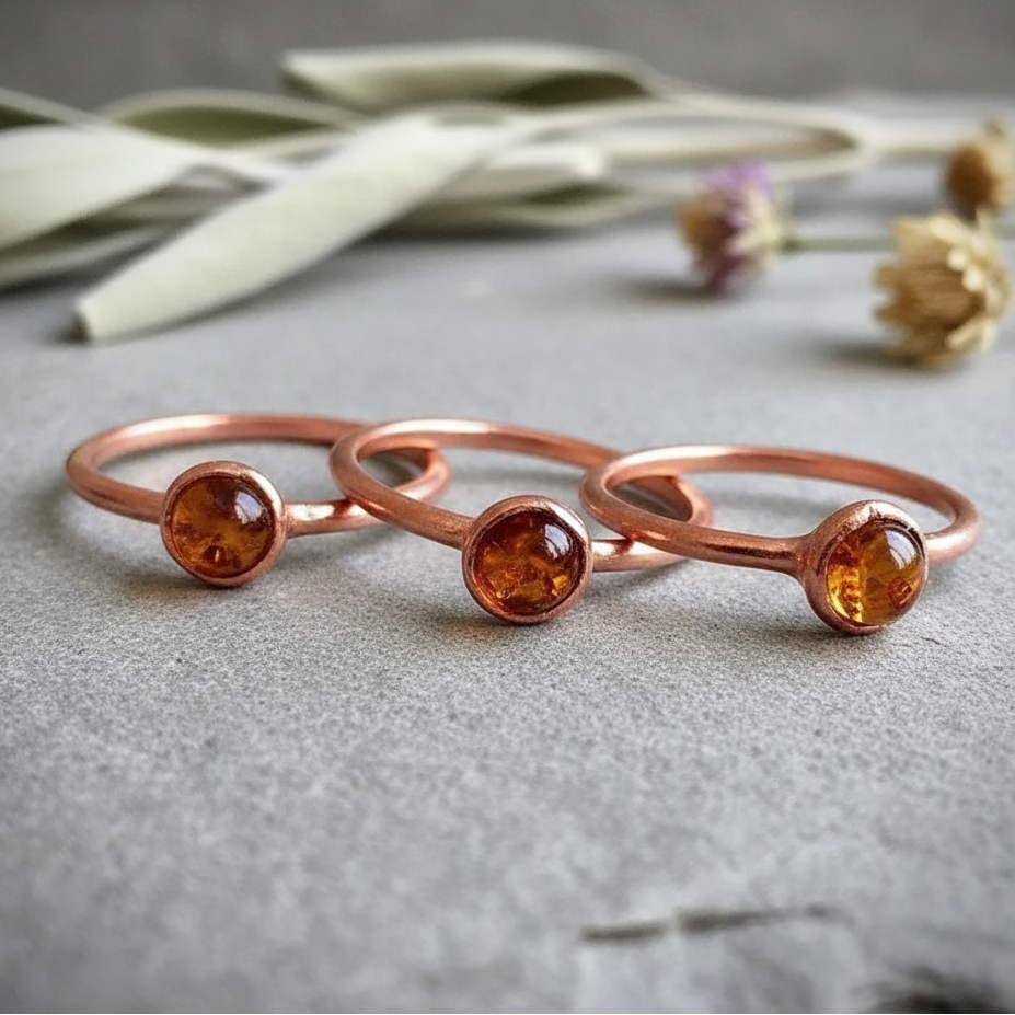 Cabochon Amber Rings Fan Shot