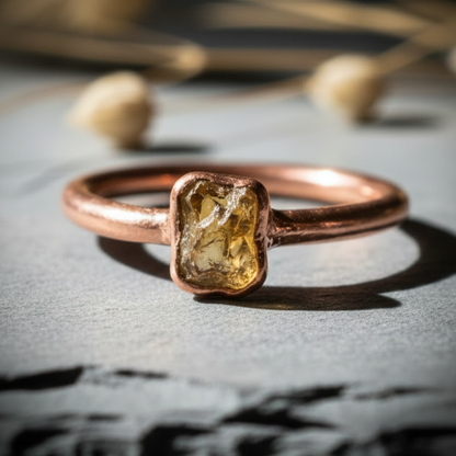 Dainty Citrine Ring – Raw Close Up