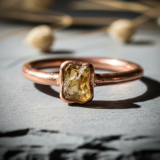 Dainty Citrine Ring – Raw Close Up