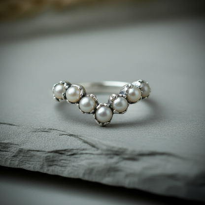 Pearl Chevron Silver - Close-up